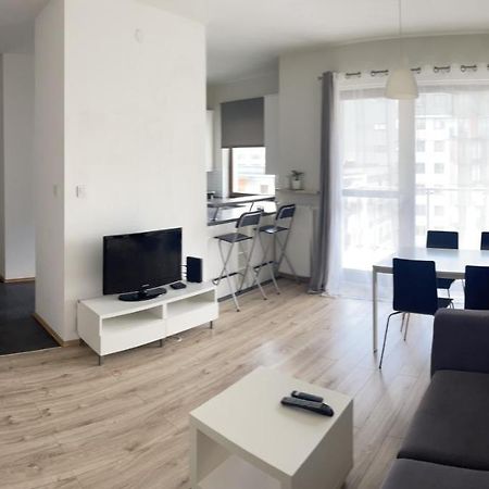 Apartament Obrzezna Airport Leilighet Warszawa Eksteriør bilde